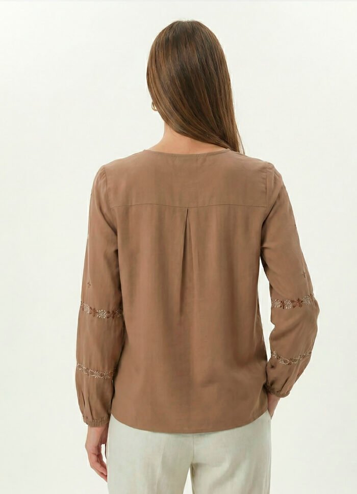 Blusa Marrom Claro Boho Bordada em Café e Bege Viscose Sob - Imagem 6