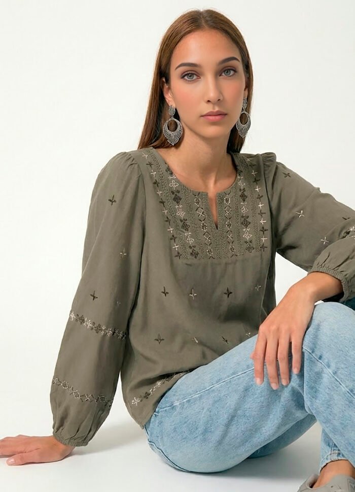 Blusa Verde Boho Bordada em Viscose Manga Longa Sob - Imagem 6