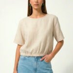 Blusa Bege Decote Canoa Manga Curta Viscose com Linho Sob