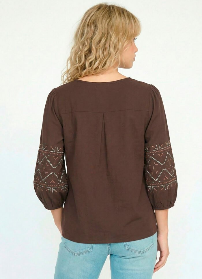 Blusa Marrom Café Bordada Gola V em Viscose Manga 3/4 Sob - Imagem 4