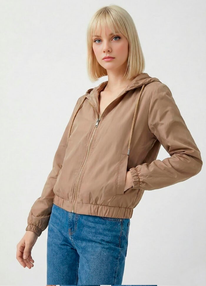 Jaqueta Bege Forrada com Capuz e Bolsos Sob Bomber - Imagem 4