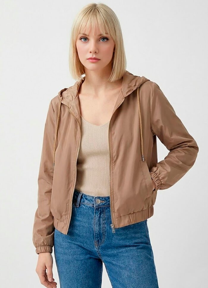 Jaqueta Bege Forrada com Capuz e Bolsos Sob Bomber - Imagem 3