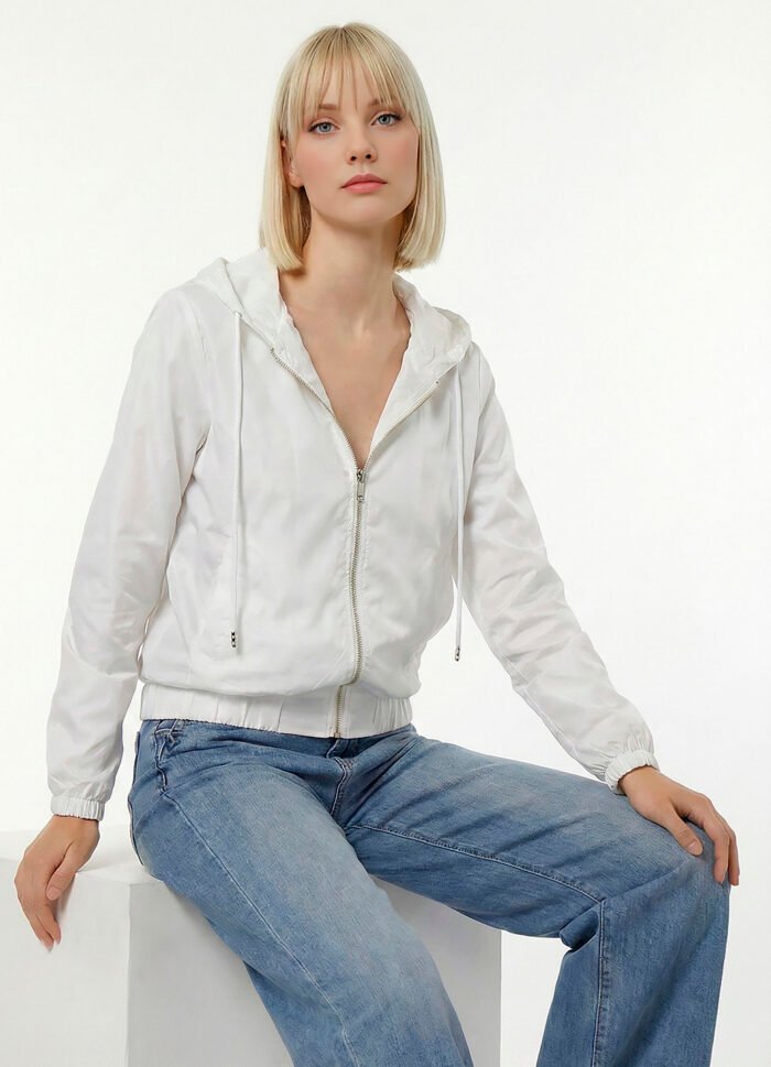 Jaqueta Branca Forrada com Capuz e Bolsos Sob Bomber - Imagem 2