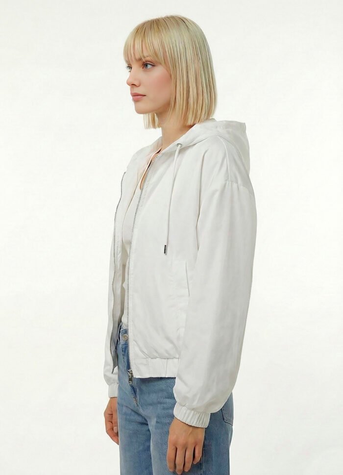 Jaqueta Branca Forrada com Capuz e Bolsos Sob Bomber - Imagem 5