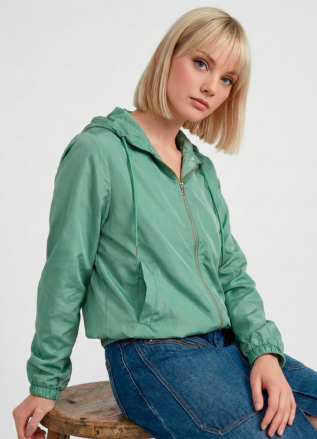 Jaqueta Verde Agua Forrada com Capuz e Bolsos Sob Bomber