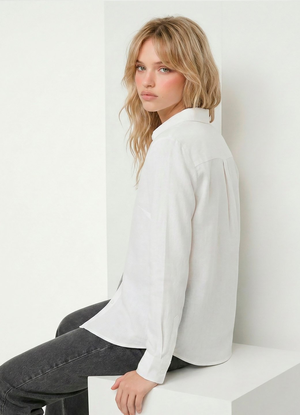 Camisa Branca Feminina em Viscose com Linho Manga Longa Sob - Image 5