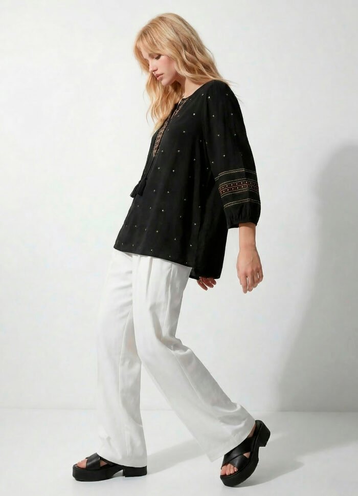 Blusa Preta Bordada Manga 3/4 Viscose Boho Sob - Imagem 2