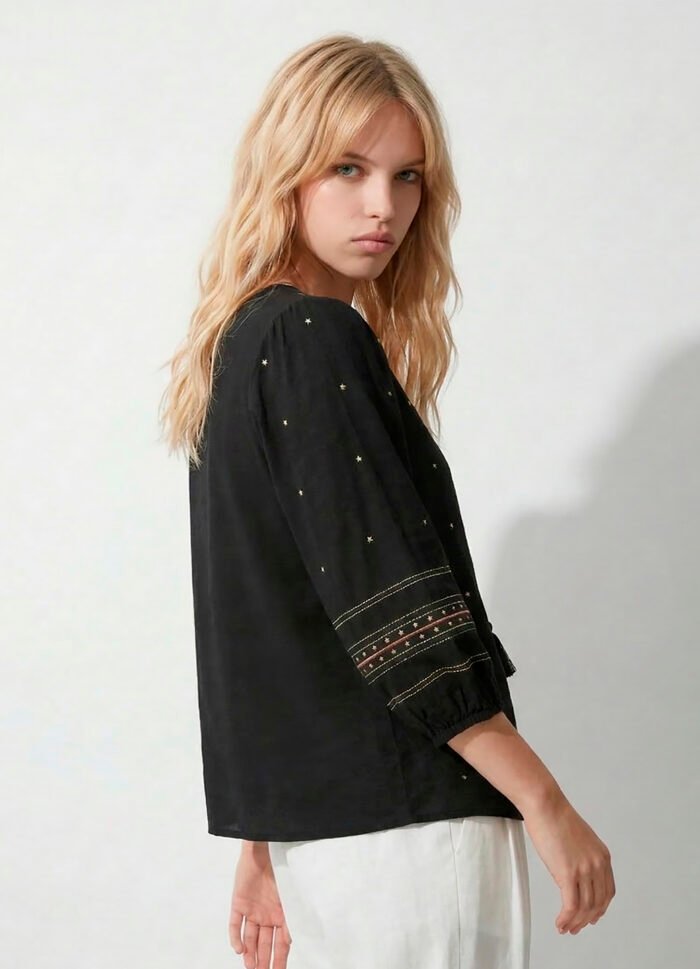 Blusa Preta Bordada Manga 3/4 Viscose Boho Sob - Imagem 5
