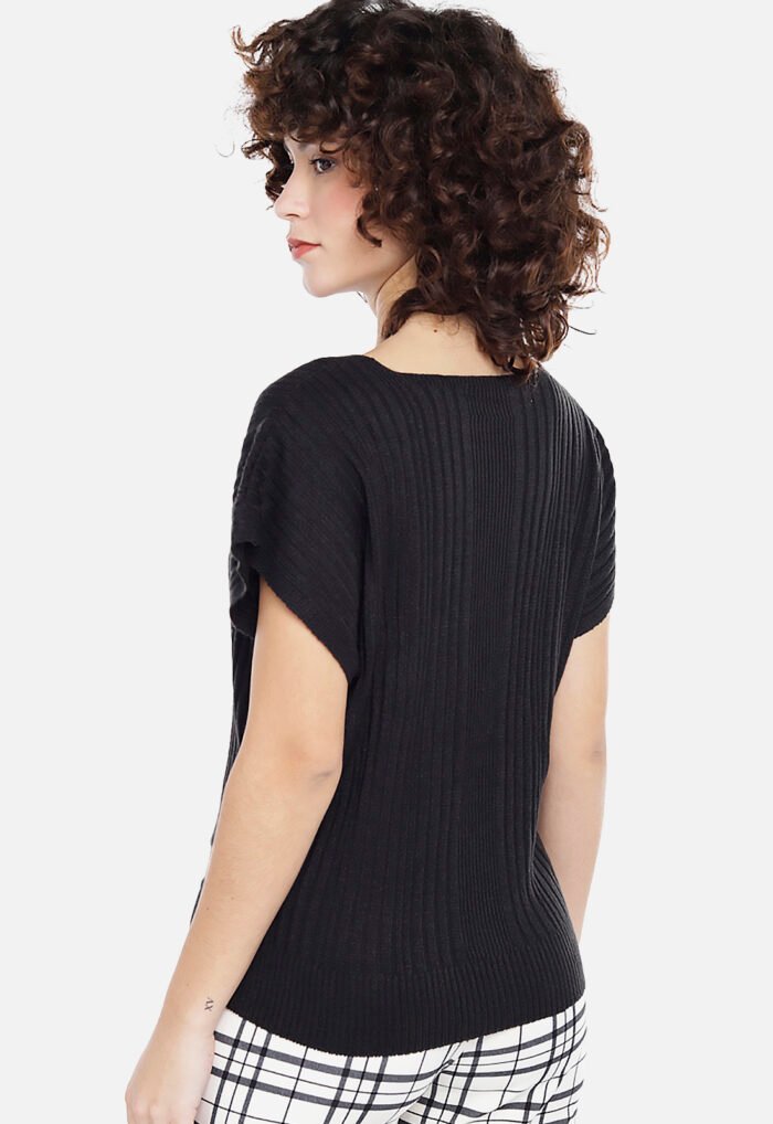 Blusa Preta Básica Gola V Manga Curta Sob - Imagem 3