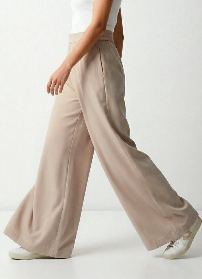 Calça Pantalona Bege Mocca com Pregas Feminina com Bolsos - Imagem 3