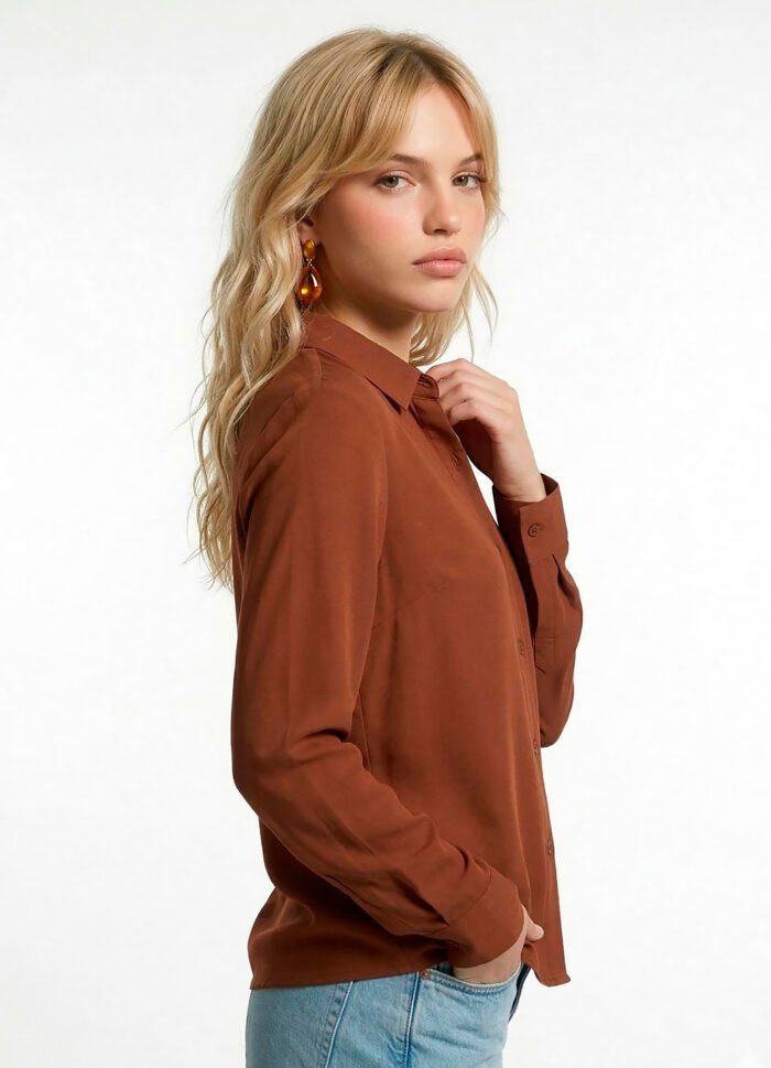 Camisa Marrom Café Feminina em Viscose com Linho Manga Longa Sob - Imagem 2