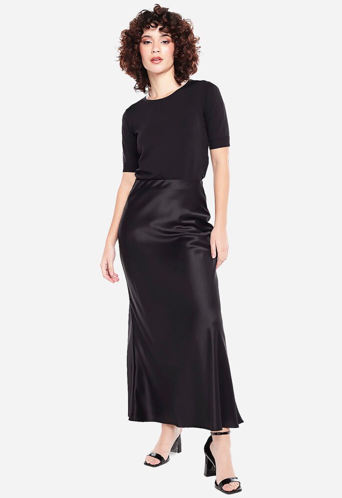 Saia Longa Preta de Cetim Evasê com Elastano Sob - Imagem 4