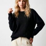 Blusa de Tricot Preta Solta Modal Macia Sob