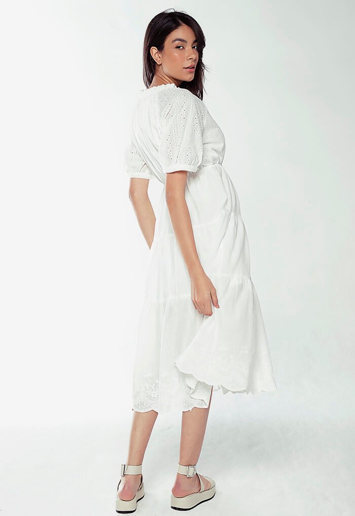 Vestido Branco Midi de Laise de Algodão com Mangas Sob - Imagem 4