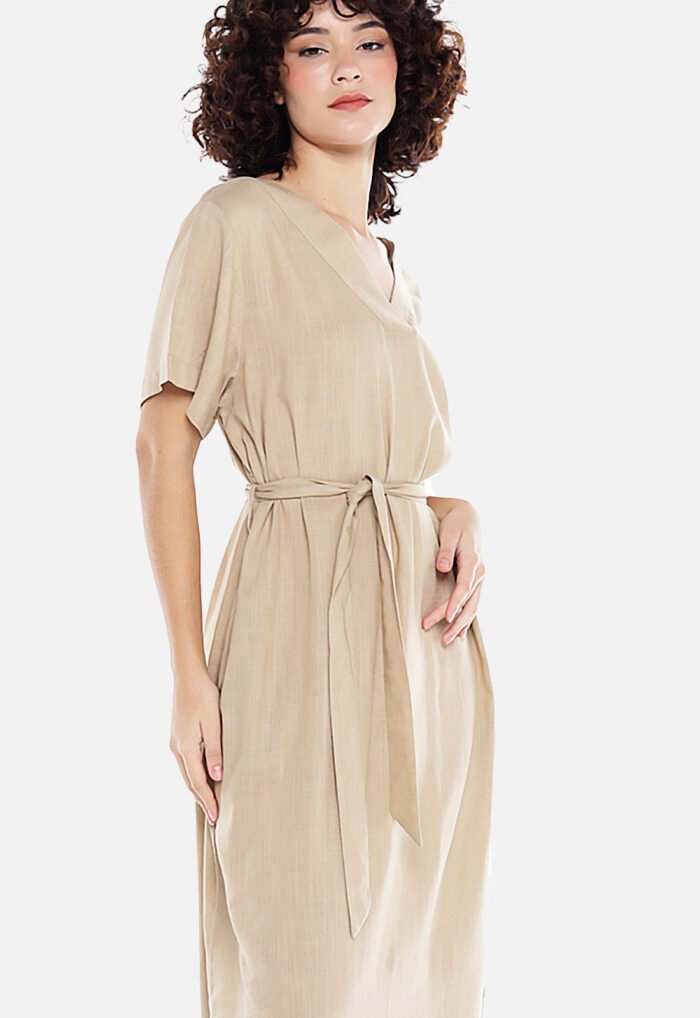 Vestido de Linho Bege Midi com Bolsos Manga Curta Sob - Imagem 3