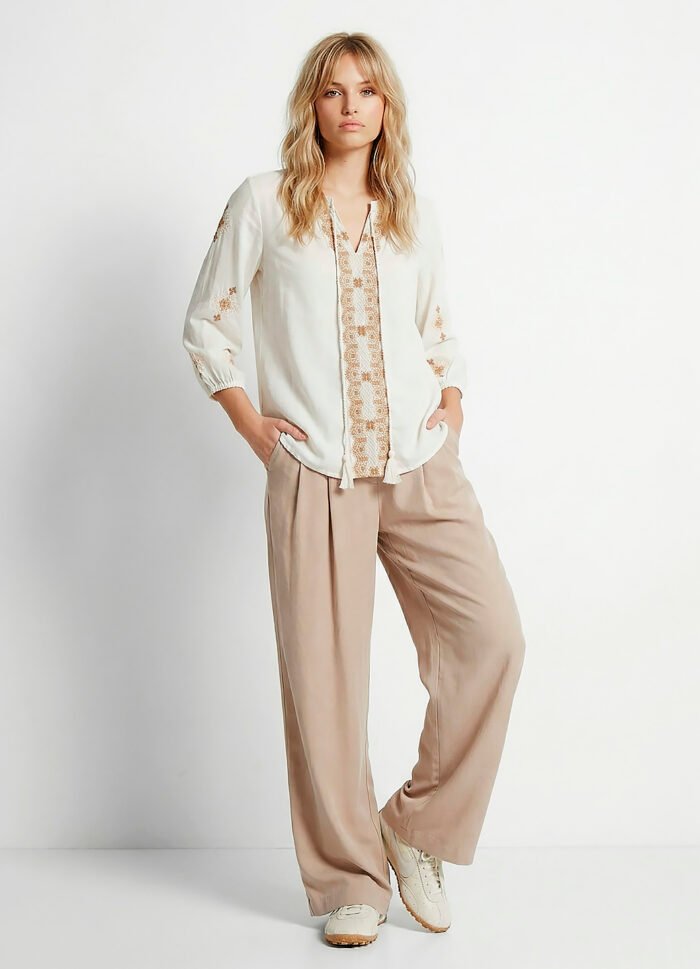 Blusa Branca Bordada Manga 3/4 Gola Bordada Viscose Boho Sob - Imagem 3