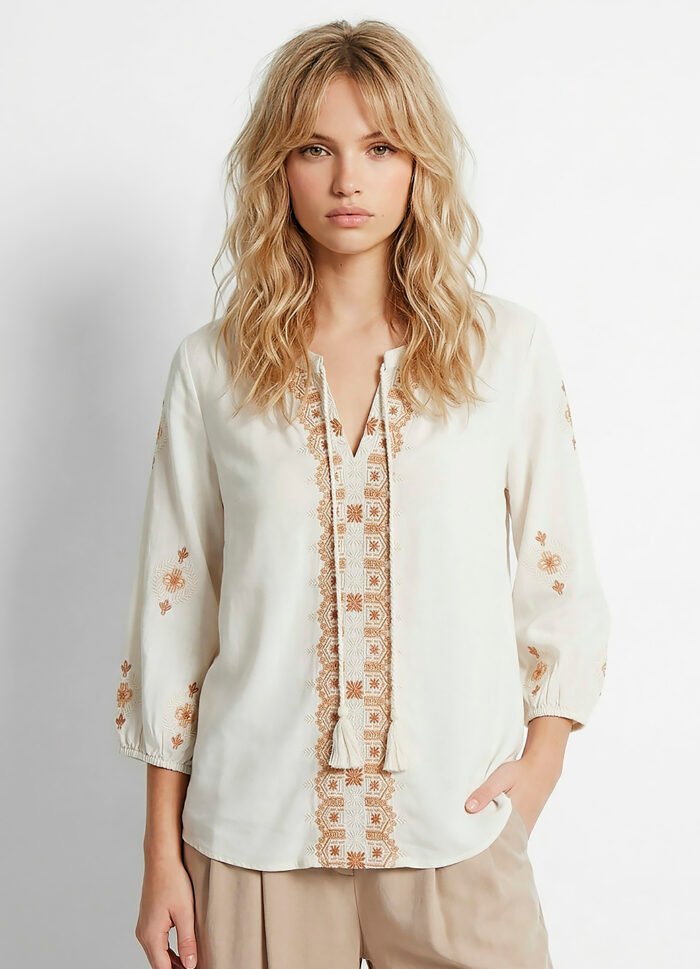 Blusa Branca Bordada Manga 3/4 Gola Bordada Viscose Boho Sob - Imagem 4