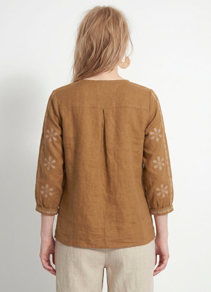 Blusa Marrom Bordada Gola V em Algodão Manga 3/4 Sob - Imagem 5