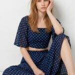 Conjunto Saia Longa e Blusa Azul de Bolinhas Brancas Póa Sob