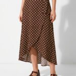Saia Longa Marrom de Bolinhas de Viscose Poá Transpassada Sob