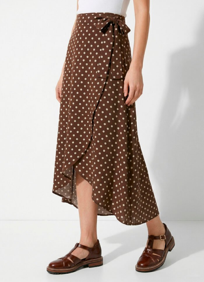 Saia Longa Marrom de Bolinhas de Viscose Poá Transpassada Sob - Imagem 6