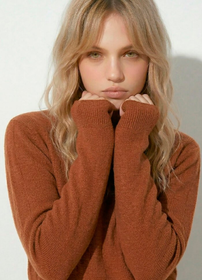 Blusa de Tricot Marrom Terracota Solta Modal Macia Sob - Imagem 2