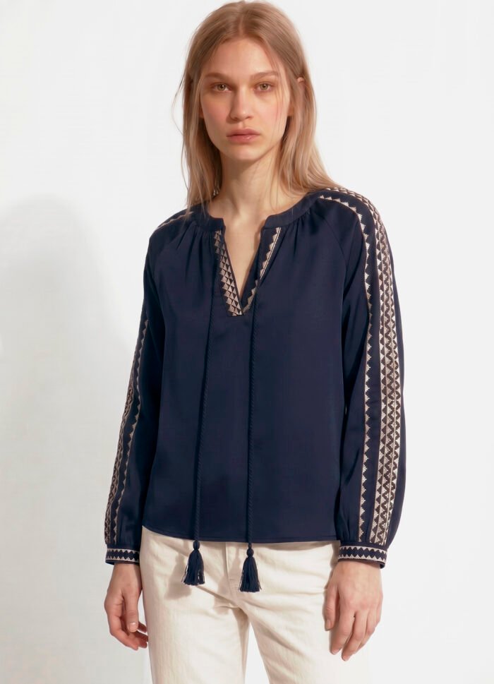 Blusa Azul Marinho Bordada Manga Longa de Algodão Boho Sob - Imagem 4