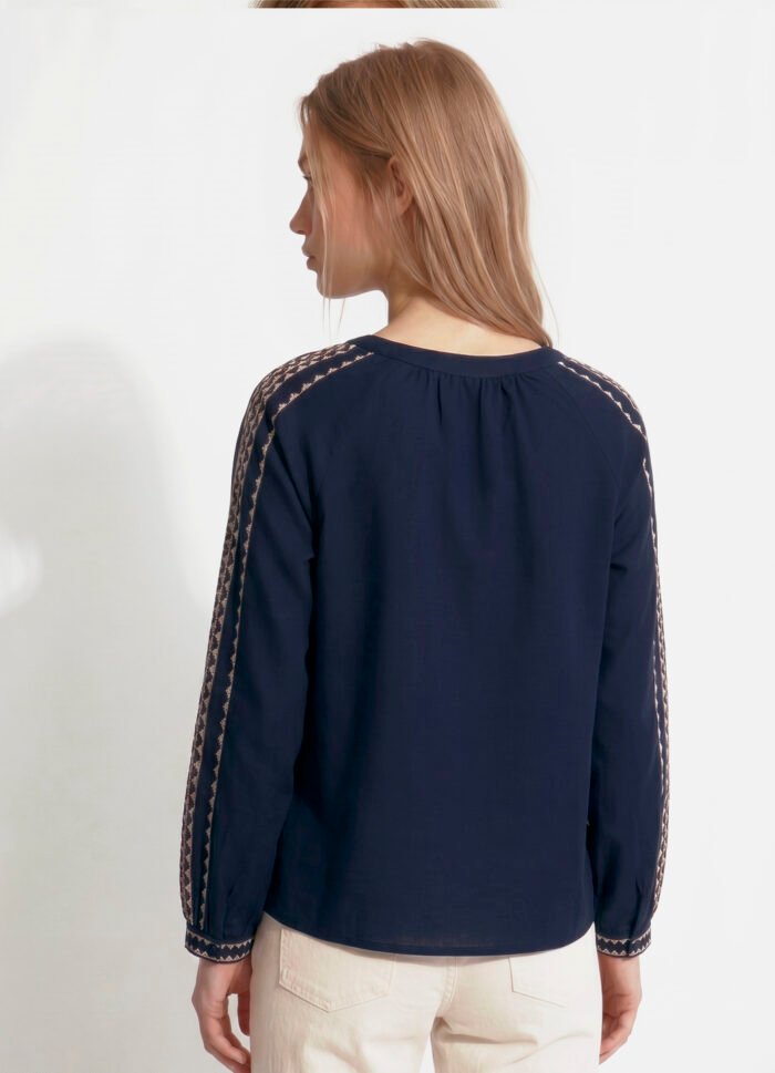 Blusa Azul Marinho Bordada Manga Longa de Algodão Boho Sob - Imagem 5