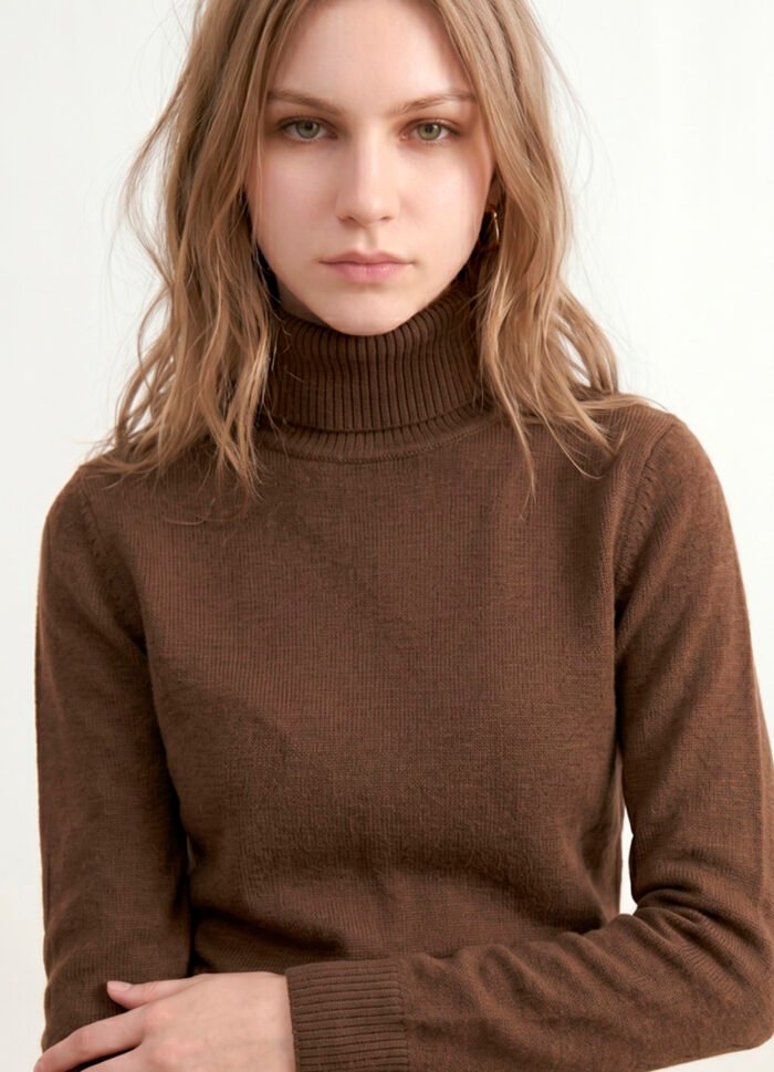 Blusa de Tricot Marrom Café Gola Alta Manga Longa Justa Sob - Imagem 2