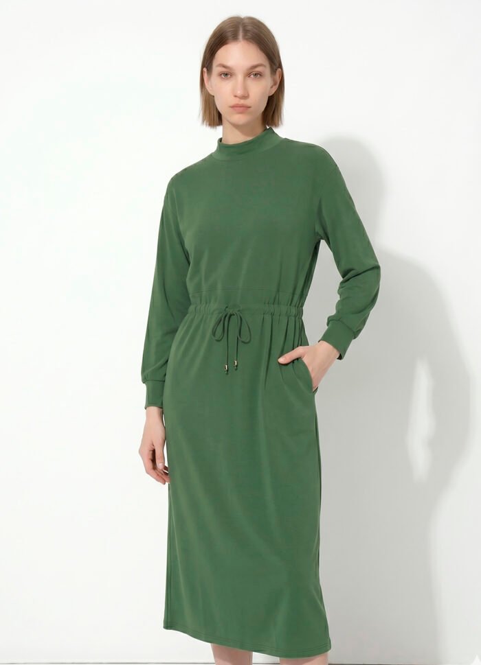 Vestido Manga Longa Verde Moletinho de Viscose com Bolsos Sob - Imagem 6