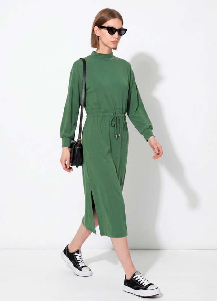Vestido Manga Longa Verde Moletinho de Viscose com Bolsos Sob - Imagem 4