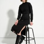 Vestido Preto Manga Longa  Moletinho de Viscose com Bolsos Sob