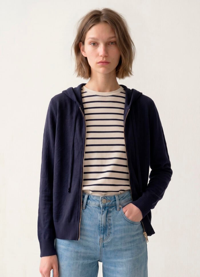 Jaqueta de Tricot com Capuz Marinho em Viscose Macia Modal Sob - Imagem 3