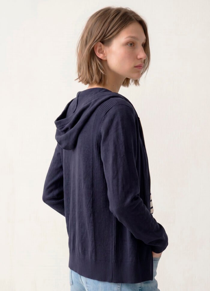 Jaqueta de Tricot com Capuz Marinho em Viscose Macia Modal Sob - Imagem 4