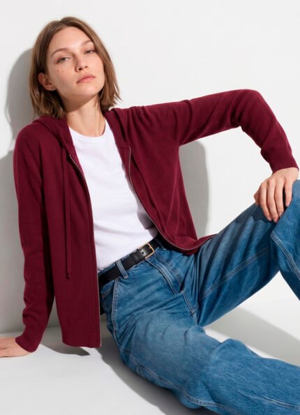 Jaqueta de Tricot com Capuz Vinho em Viscose Macia Modal Sob