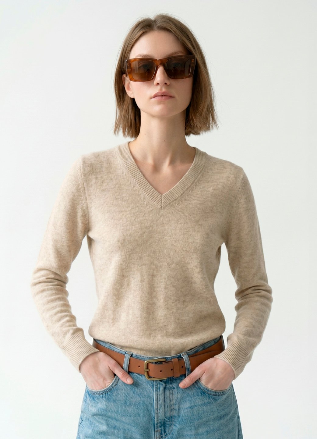 tricot gola V bege 1 Blusa de Tricot Bege Areia Gola V em Viscose Modal Macia Sob - Imagem 1