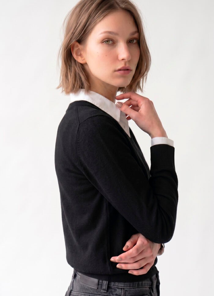 Blusa de Tricot Preta Gola V em Viscose Modal VMacia Sob - Imagem 3