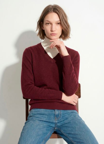 Blusa de Tricot Vinho Gola V em Viscose Modal Macia Sob