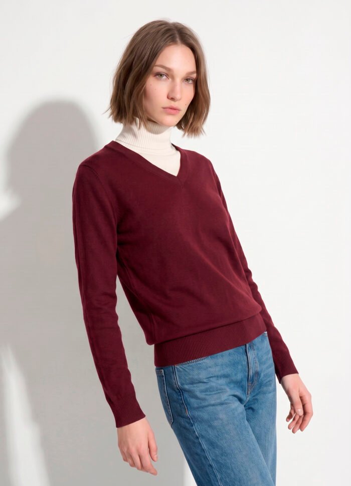 Blusa de Tricot Vinho Gola V em Viscose Modal Macia Sob - Imagem 2