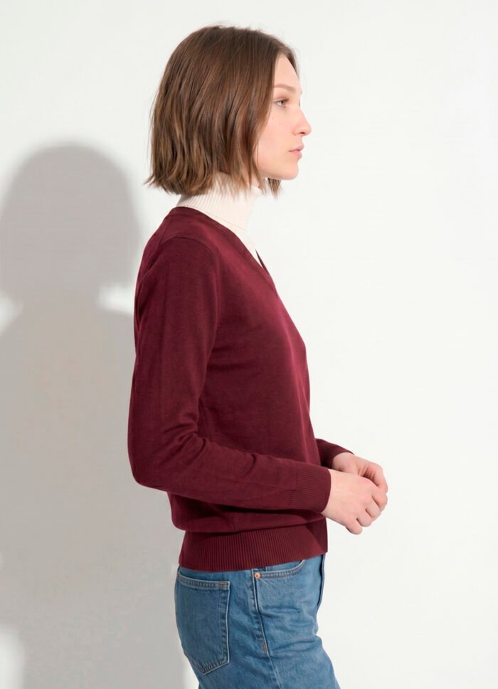 Blusa de Tricot Vinho Gola V em Viscose Modal Macia Sob - Imagem 4