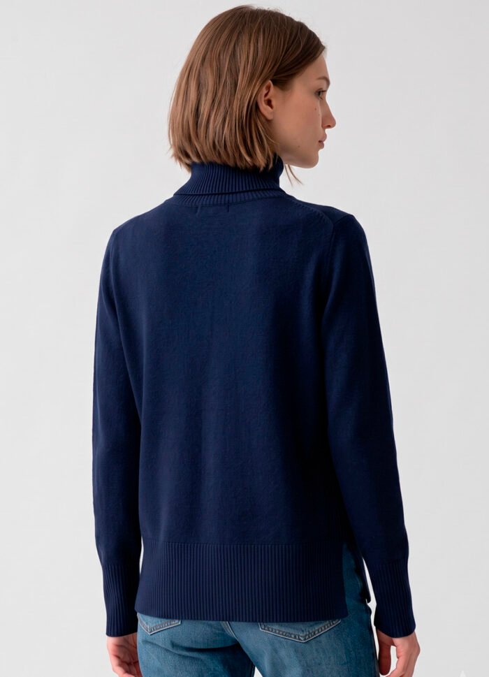 Blusa de Tricot Gola Alta Rolê Marinho Solta em Viscose Modal Sob - Imagem 5