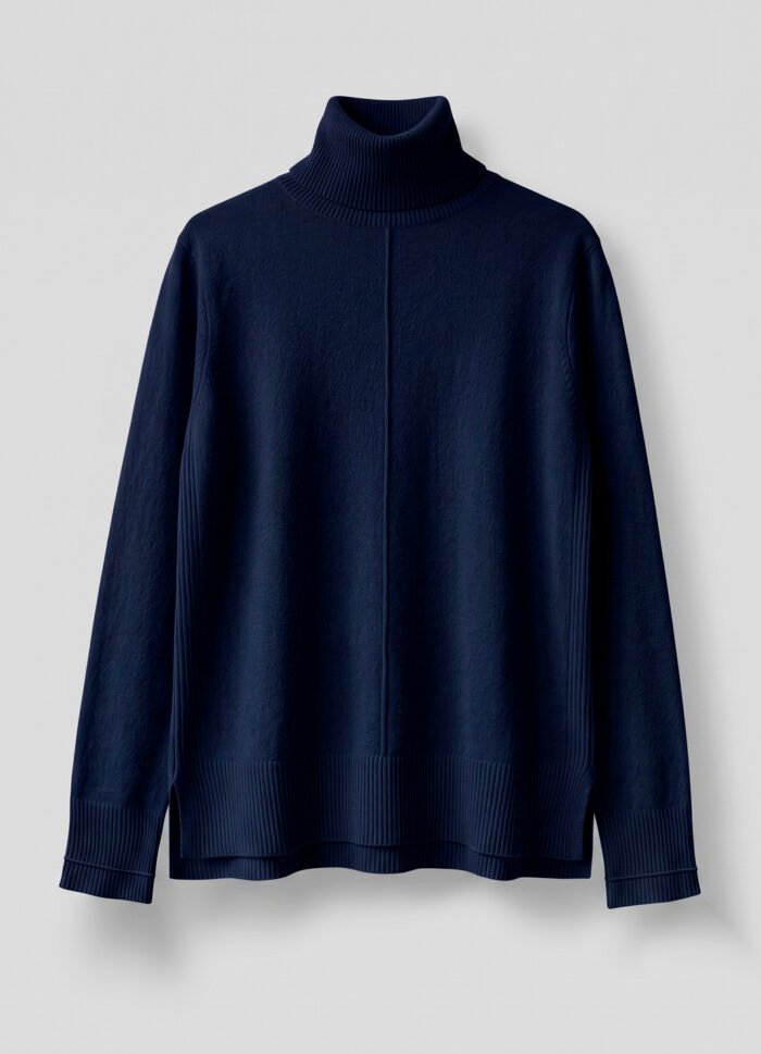 Blusa de Tricot Gola Alta Rolê Marinho Solta em Viscose Modal Sob - Imagem 3