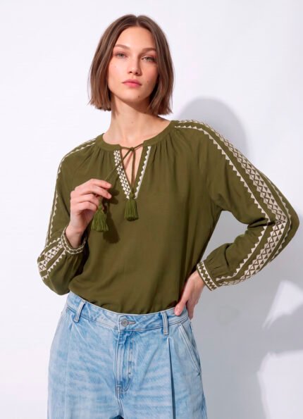 Blusa Verde Kaki Bordada Manga Longa de Algodão Boho Sob
