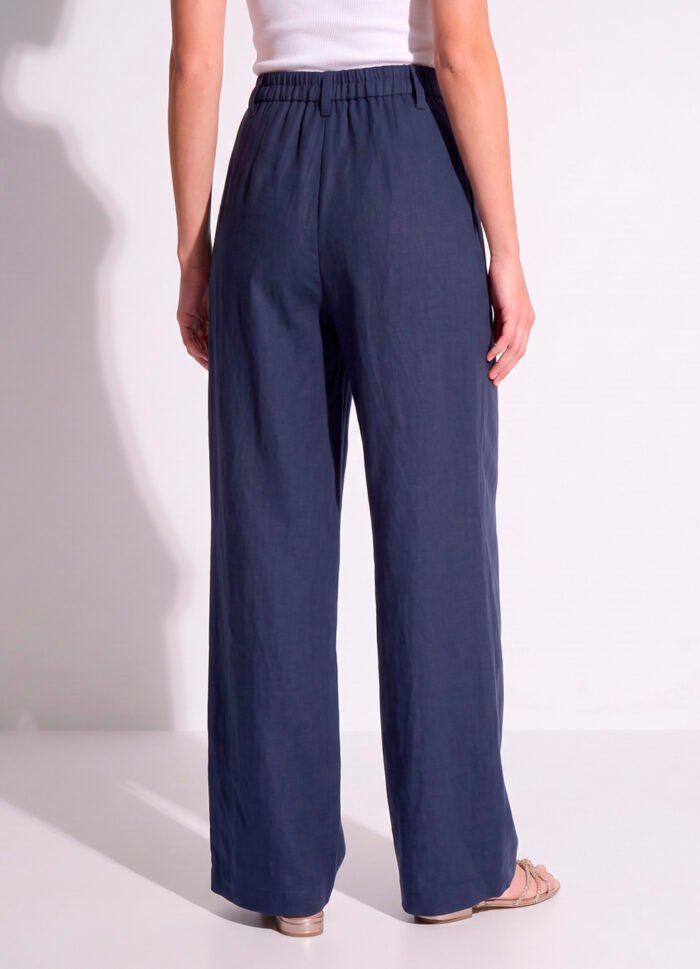 Calça Pantalona Marinho Linho com Prega e Bolso Sob - Imagem 4