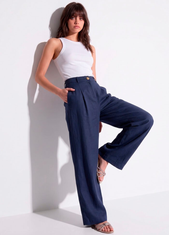 Calça Pantalona Marinho Linho com Prega e Bolso Sob - Imagem 5