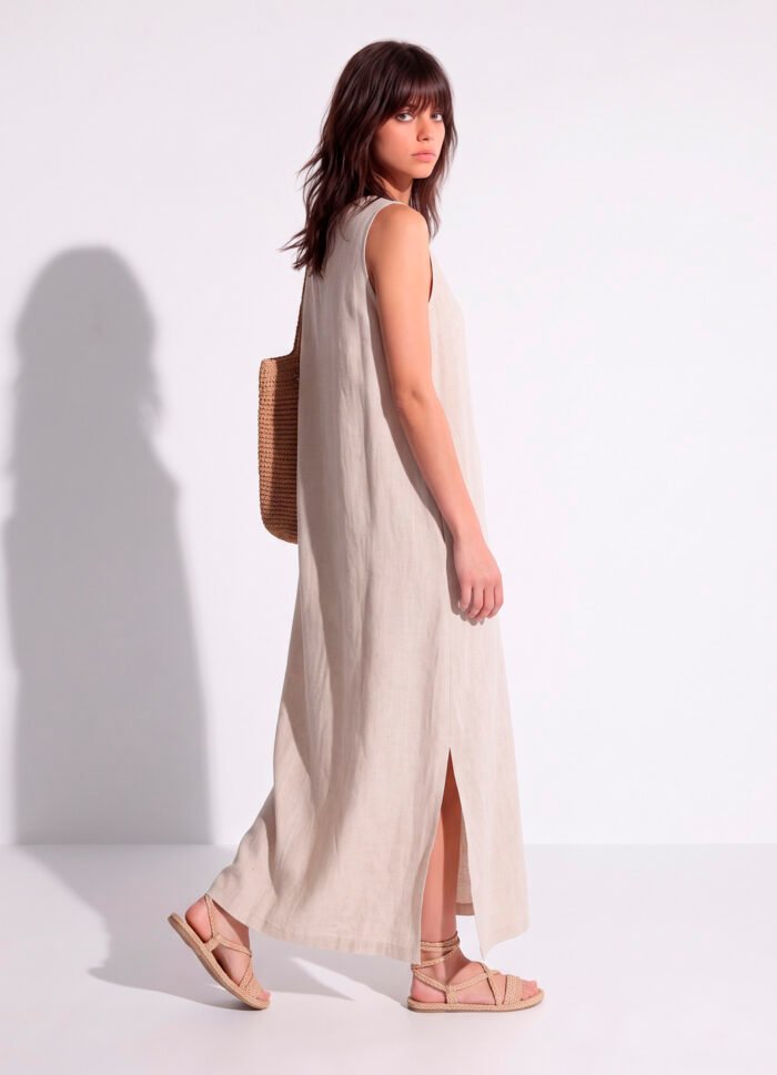 Vestido Longo de Linho Bege Areia Gola V com Bolsos Sob - Imagem 4