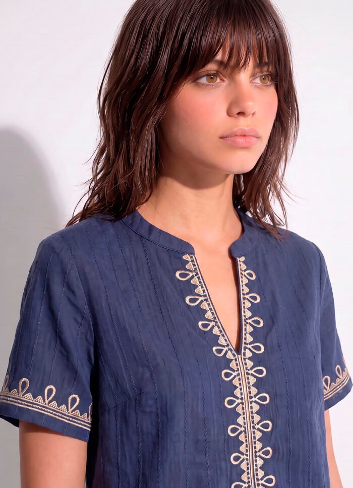 Blusa Marinho Boho Bordada em Bege Manga Curta em Algodão Sob - Imagem 2