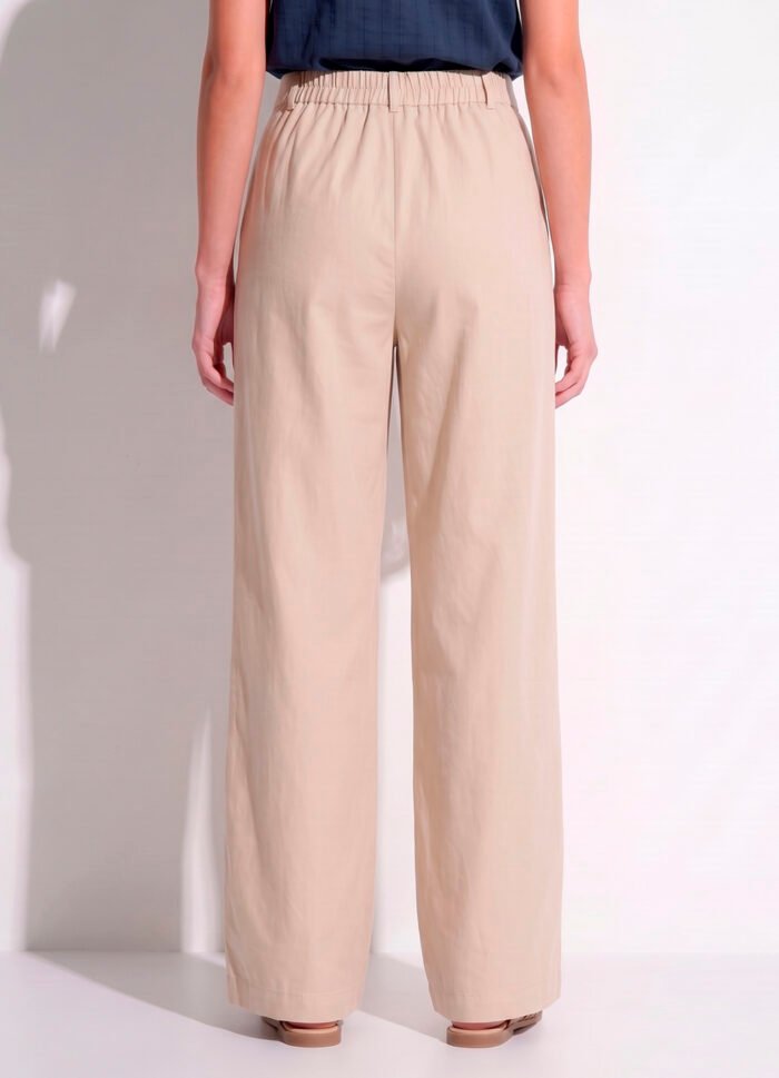 Calça Pantalona Bege Claro Linho com Prega e Bolso Sob - Imagem 4