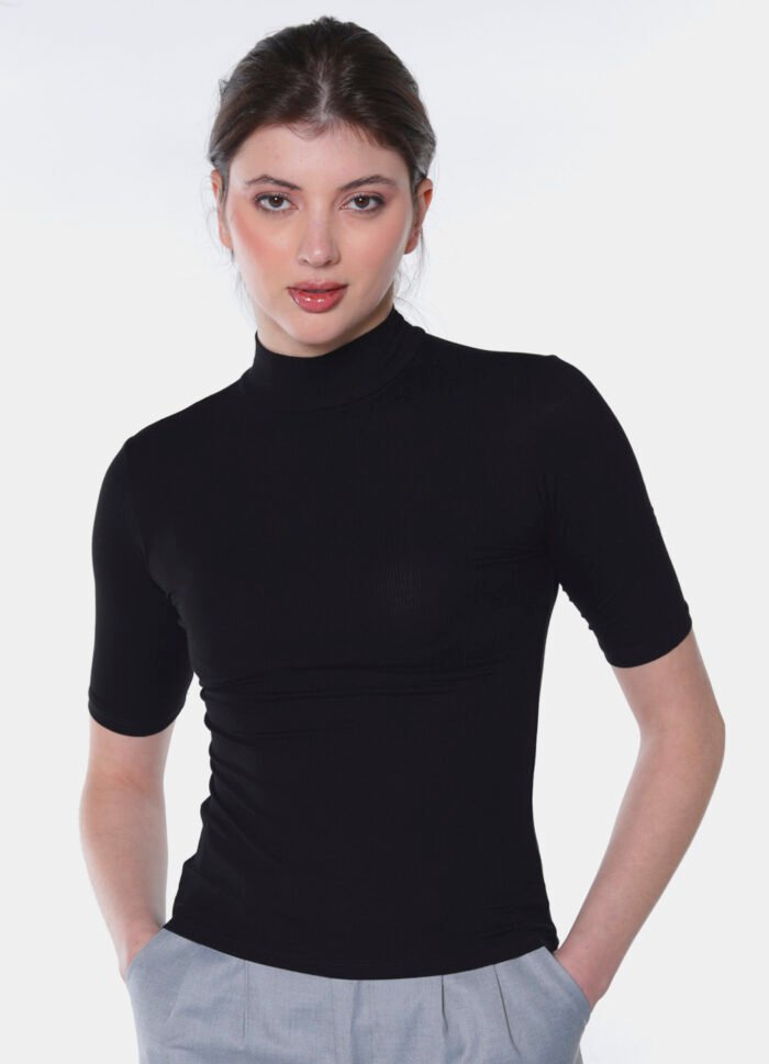 Blusa Preta Manga Curta  Básica Gola Alta em Viscose - Imagem 2