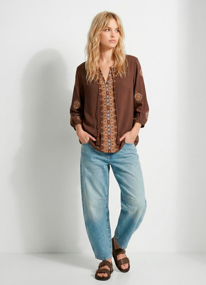 Blusa Marrom Bordada Manga 3/4 Gola Bordada Viscose Boho Sob - Imagem 2